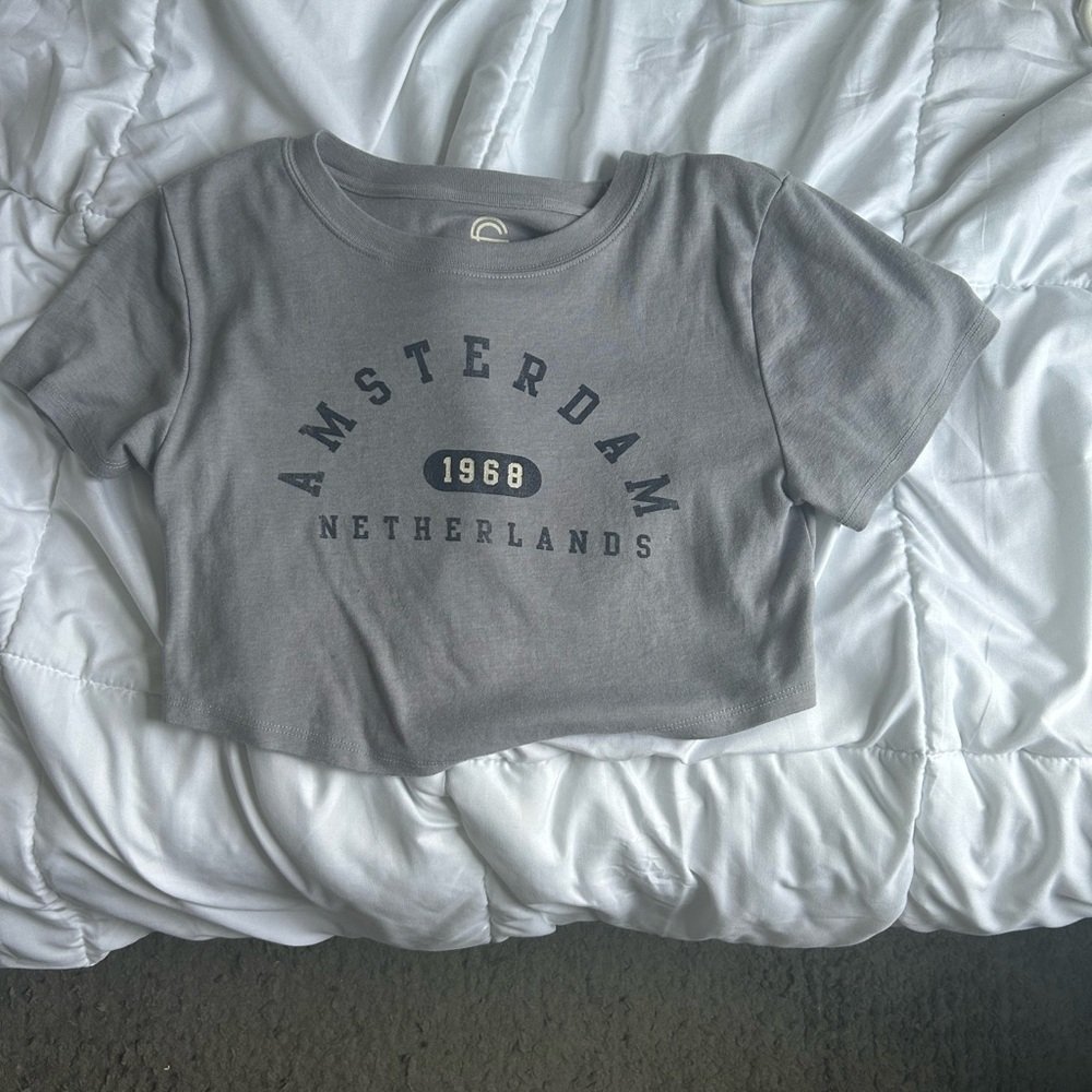 cute grey/light blue crop top